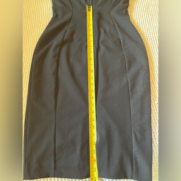 H&M Sheath Bodycon Sleeveless Midi Little Black Dress Size 6 EUC - Picture 8 of 9
